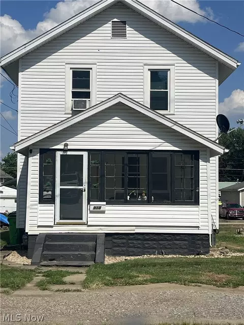 918 9th St SW, Massillon, OH 44647