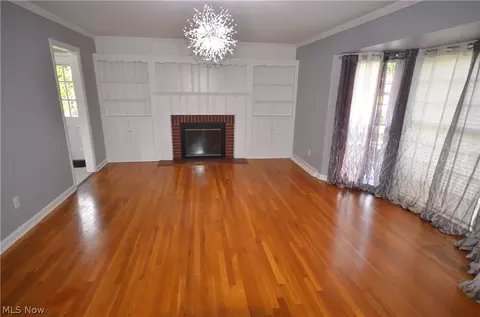 Living - 2527 Carson Rd, Fairlawn, OH 44333 photo 1 of 3