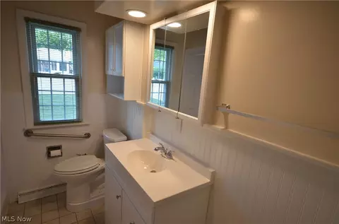 Bath - 2527 Carson Rd, Fairlawn, OH 44333 photo 1 of 4