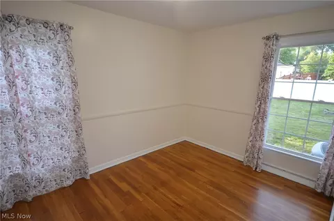 Bedroom - 2527 Carson Rd, Fairlawn, OH 44333 photo 3 of 9