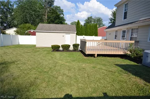 Exterior - 2527 Carson Rd, Fairlawn, OH 44333 photo 6 of 7