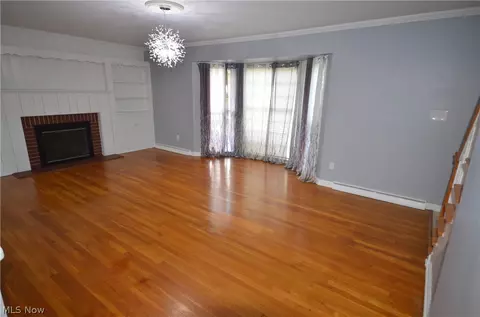 Living - 2527 Carson Rd, Fairlawn, OH 44333 photo 2 of 3