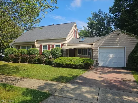 2407 27th St, Cuyahoga Falls, OH 44223