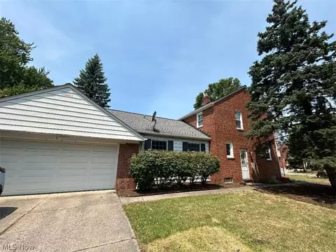 4856 Edsal Dr, Lyndhurst, OH 44124