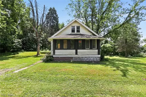 211 Broadview Ave, Girard, OH 44420