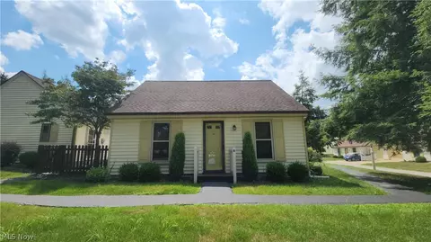 46103 New England Sq #B, New Waterford, OH 44445