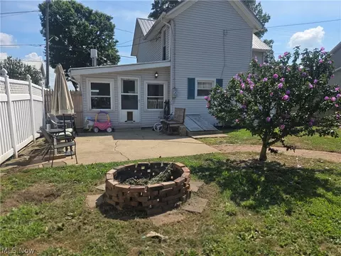 Exterior - 620 Franklin Ave, Conesville, OH 43811 photo 4 of 11