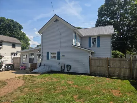 Exterior - 620 Franklin Ave, Conesville, OH 43811 photo 5 of 11