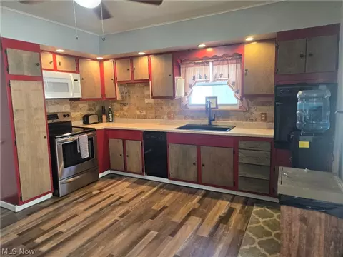 Kitchen - 620 Franklin Ave, Conesville, OH 43811 photo 1 of 4