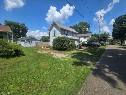 Exterior - 620 Franklin Ave, Conesville, OH 43811 photo 11 of 11