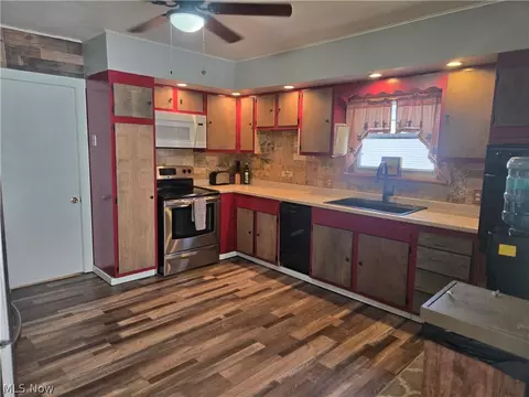 Kitchen - 620 Franklin Ave, Conesville, OH 43811 photo 4 of 4