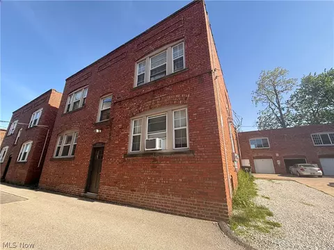11713 Nelson Ct, Lakewood, OH 44107