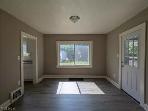 362 E 214th St, Euclid, OH 44123 photo 16