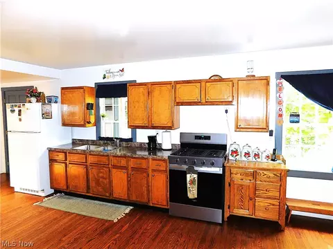 Kitchen - 36800 Mann Ridge Rd, Jerusalem, OH 43747 photo 4 of 4