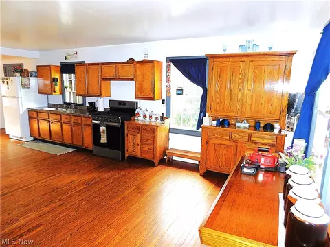 Kitchen - 36800 Mann Ridge Rd, Jerusalem, OH 43747 photo 1 of 4