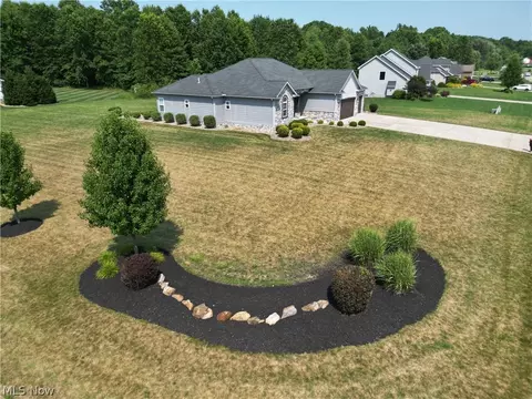 Exterior - 124 Cedars Dr, Poland, OH 44514 photo 3 of 4