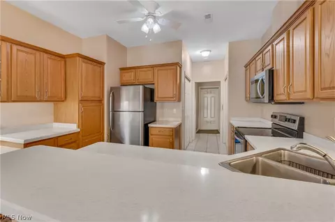 Kitchen - 5645 Clingan Rd #2B, Struthers, OH 44471 photo 5 of 5