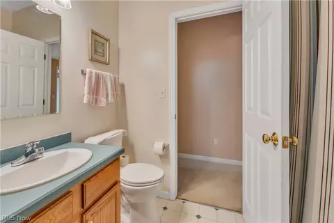 Bath - 5645 Clingan Rd #2B, Struthers, OH 44471 photo 1 of 3