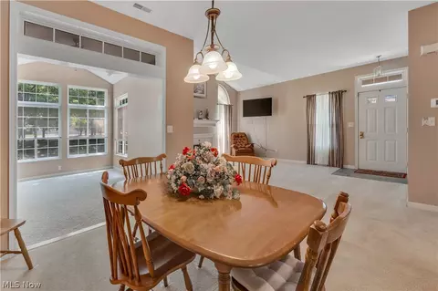 Dining - 5645 Clingan Rd #2B, Struthers, OH 44471 photo 2 of 3