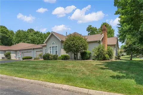 Exterior - 5645 Clingan Rd #2B, Struthers, OH 44471 photo 2 of 3