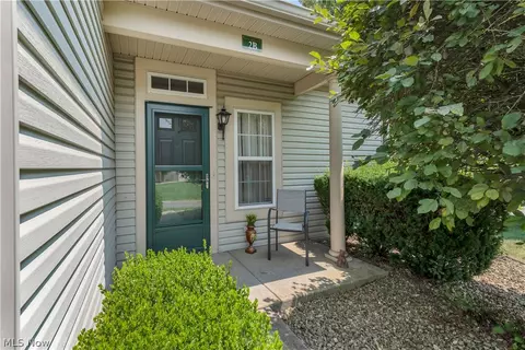 Exterior - 5645 Clingan Rd #2B, Struthers, OH 44471 photo 3 of 3