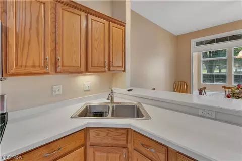 Kitchen - 5645 Clingan Rd #2B, Struthers, OH 44471 photo 3 of 5