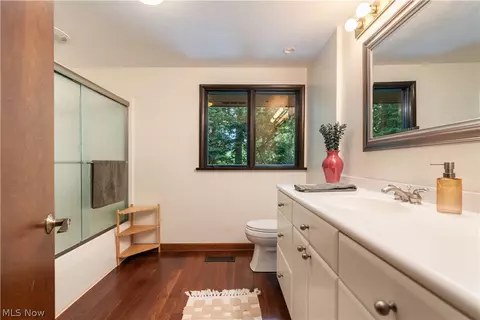 Bath - 2661 Perry Dr NW, Canton, OH 44708 photo 1 of 3