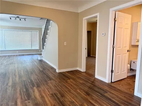 891 E 232nd St, Euclid, OH 44123 photo 7