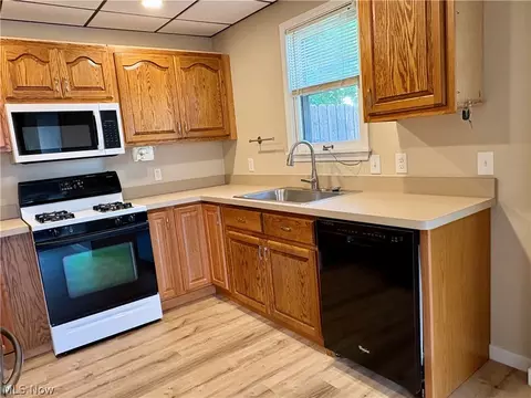 891 E 232nd St, Euclid, OH 44123 photo 9