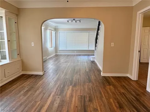 891 E 232nd St, Euclid, OH 44123 photo 5