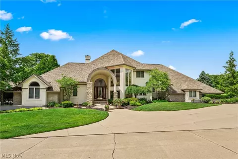 3855 Weymouth Woods Dr, Medina, OH 44256