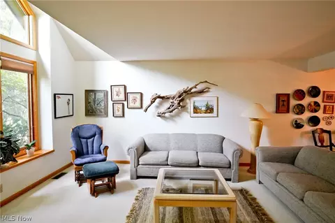 Living - 3048 Deercrest Path, Stow, OH 44224 photo 8 of 8