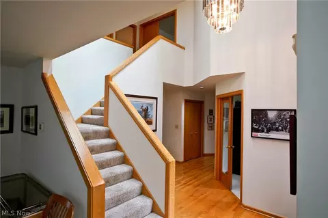 Entry Way - 3048 Deercrest Path, Stow, OH 44224 photo 4 of 6