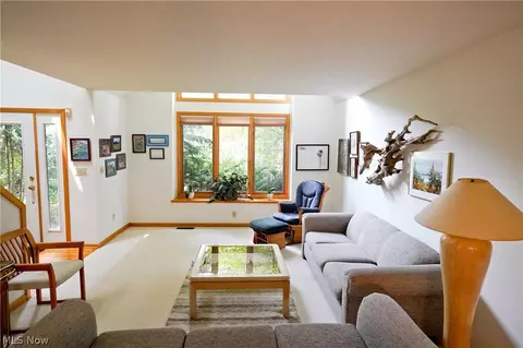 Living - 3048 Deercrest Path, Stow, OH 44224 photo 6 of 8