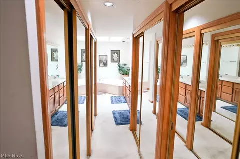 Entry Way - 3048 Deercrest Path, Stow, OH 44224 photo 6 of 6
