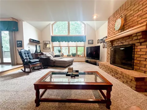Living - 3048 Deercrest Path, Stow, OH 44224 photo 5 of 8