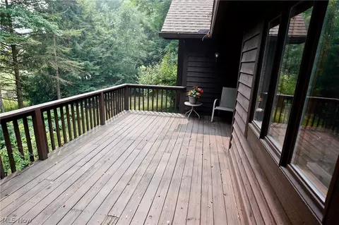 Exterior - 3048 Deercrest Path, Stow, OH 44224 photo 6 of 7