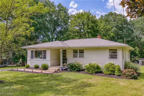 4072 Leewood Rd, Stow, OH 44224