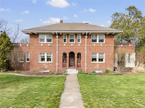 1015 Portage St NW, North Canton, OH 44720