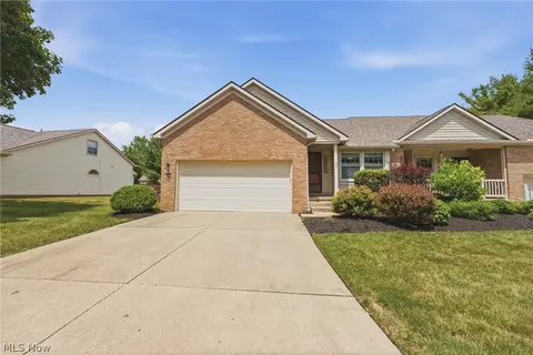 5123 Westwind Cir NW, North Canton, OH 44720