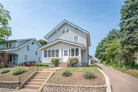 119 5th St NE, North Canton, OH 44720