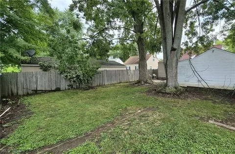 Exterior - 513 Henry St, Elyria, OH 44035 photo 5 of 5