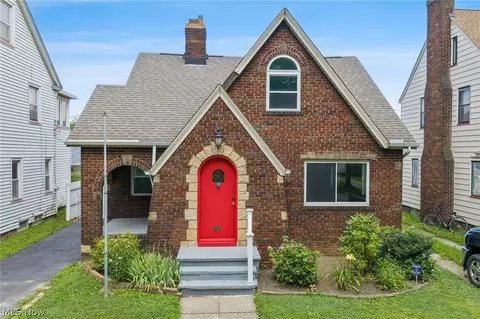 3755 Washington Park Blvd, Newburgh Heights, OH 44105