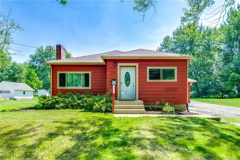 300 N Seneca St, Rittman, OH 44270