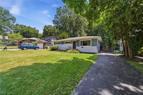 3085 Englewood Dr, Stow, OH 44224