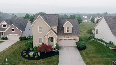 6056 Mint Hill Dr, Medina, OH 44256