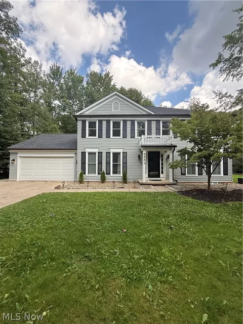 8884 Lake In The Woods Trl, Chagrin Falls, OH 44023