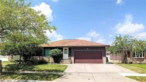 4770 Elizabeth Ln, Brooklyn, OH 44144