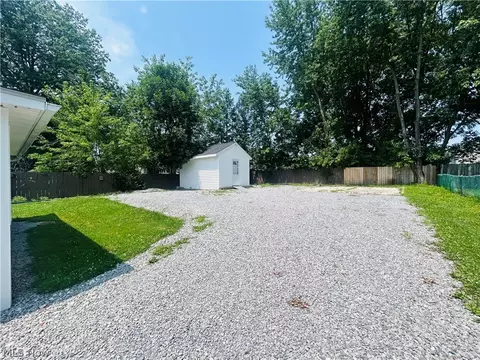 Exterior - 9849 Bright Dr, Windham, OH 44288 photo 3 of 5