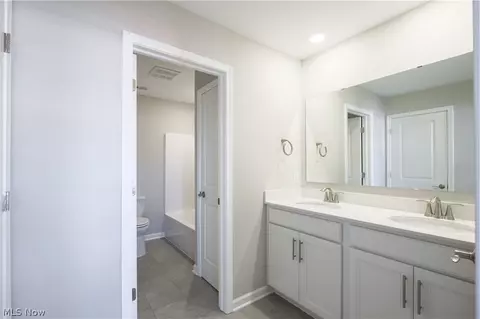 945 Memory Ln # -2, Aurora, OH 44202 photo 18